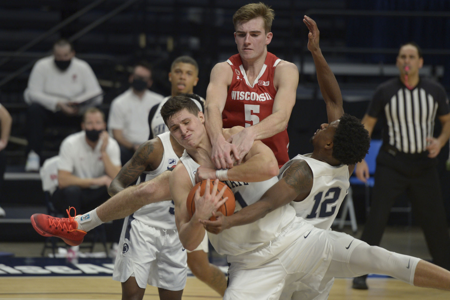 Penn State 81, UW 71